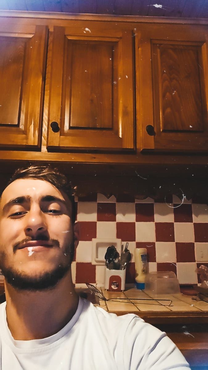 Profil von Younn, 27 Jahre, Gay in Mirow (Mecklenburg-Vorpommern)