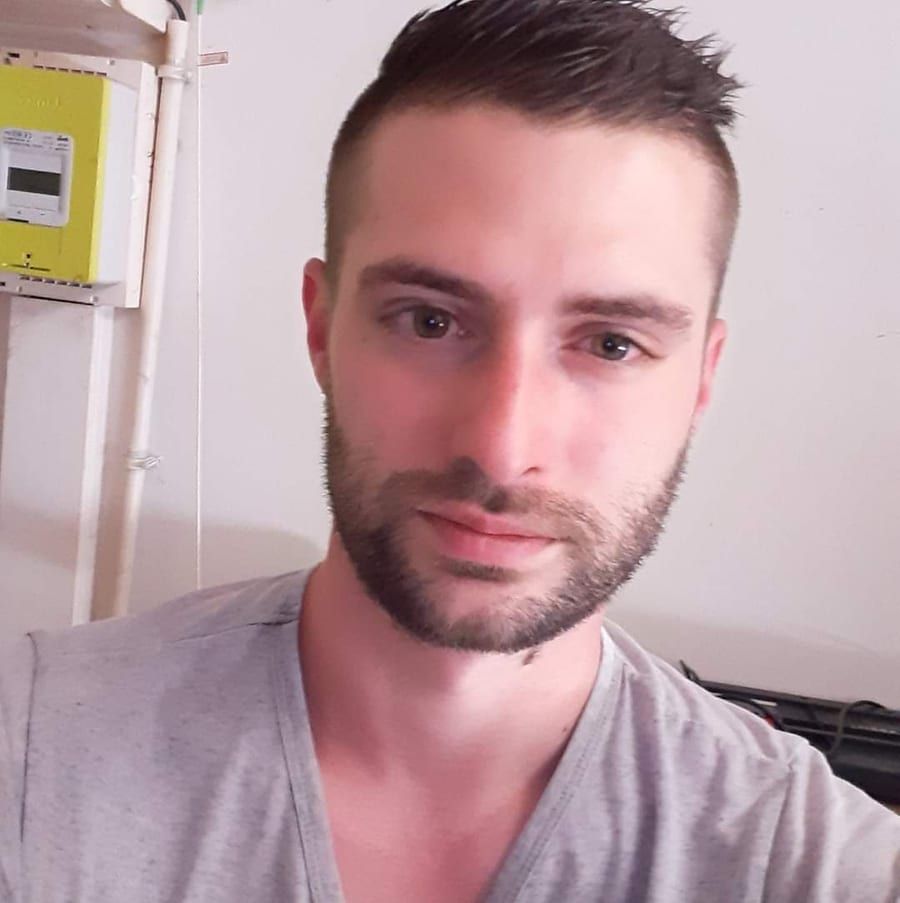 Ioen - Gay in Behrenhoff Profil von Ioen, 33 Jahre, Gay in Behrenhoff (Mecklenburg-Vorpommern)