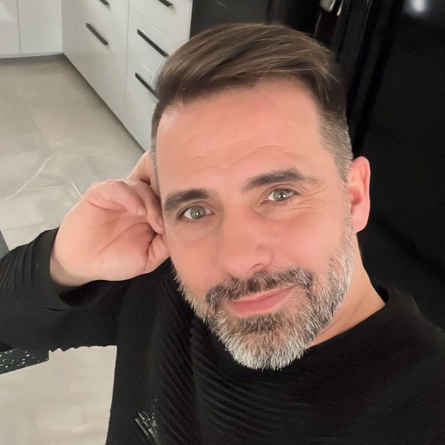Eloy - Gay in Kargow Profil von Eloy, 24 Jahre, Gay in Kargow (Mecklenburg-Vorpommern)