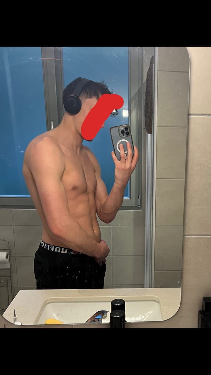 Antonyn - Gay in Schossin Profil von Antonyn, 31 Jahre, Gay in Schossin (Mecklenburg-Vorpommern)
