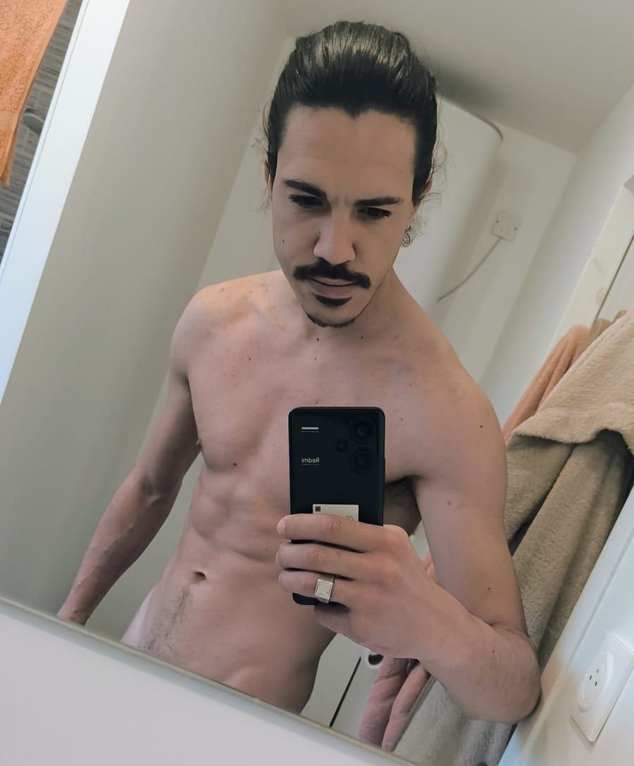 Nuh - Gay in Cambs Profil von Nuh, 31 Jahre, Gay in Cambs (Mecklenburg-Vorpommern)