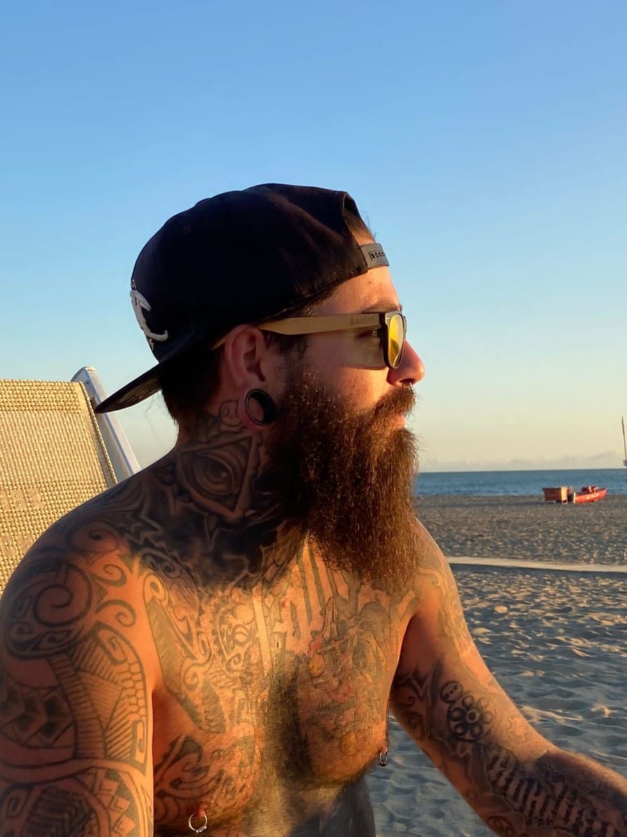 Djybril - Gay in Brunow Profil von Djybril, 33 Jahre, Gay in Brunow (Mecklenburg-Vorpommern)