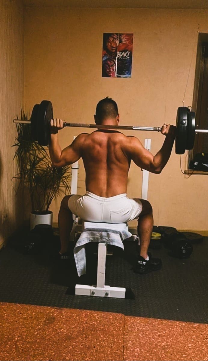 Adonis - Gay in Rom Profil von Adonis, 29 Jahre, Gay in Rom (Mecklenburg-Vorpommern)