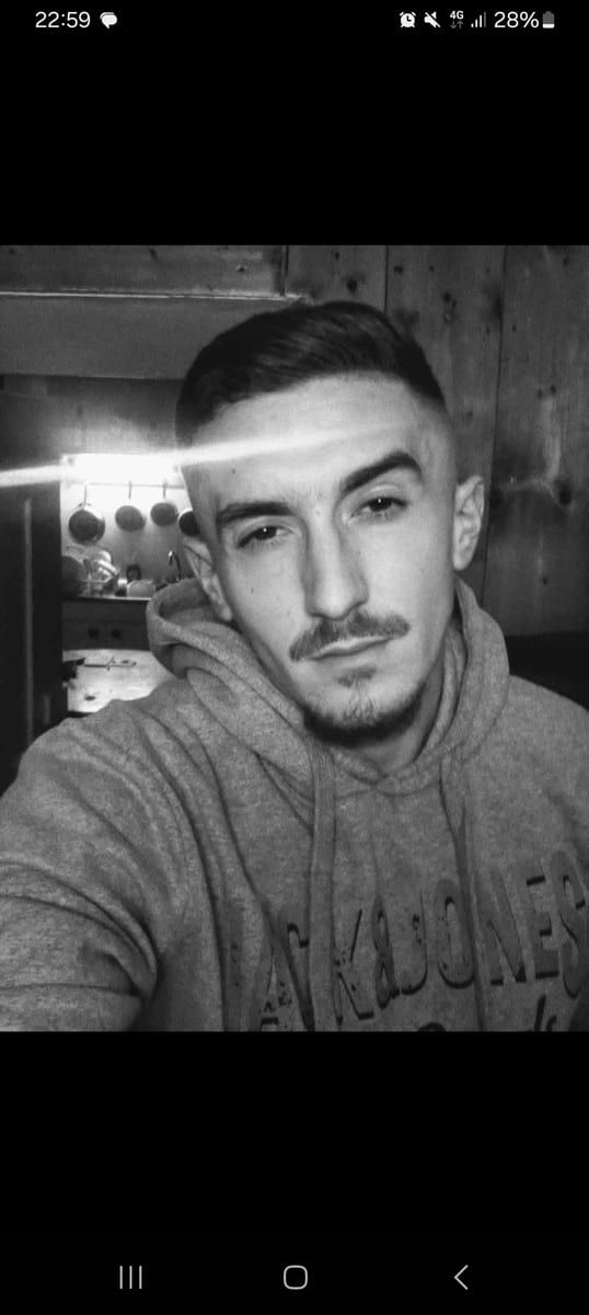 Profil von Muhamed, 22 Jahre, Gay in Golchen (Mecklenburg-Vorpommern)