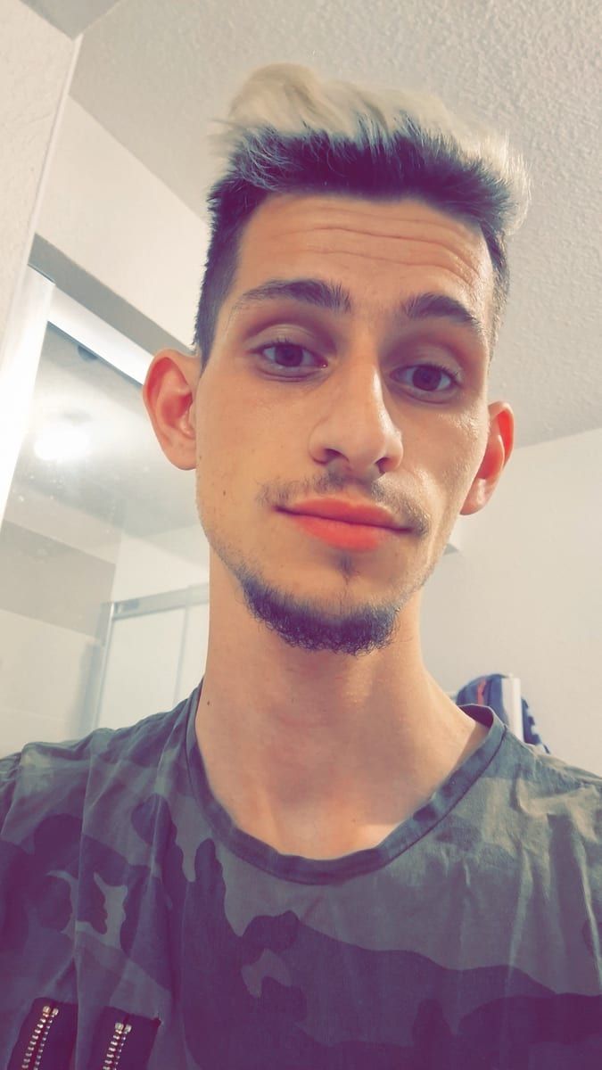 Profil von Ladi, 23 Jahre, Gay in Gallin-Kuppentin (Mecklenburg-Vorpommern)