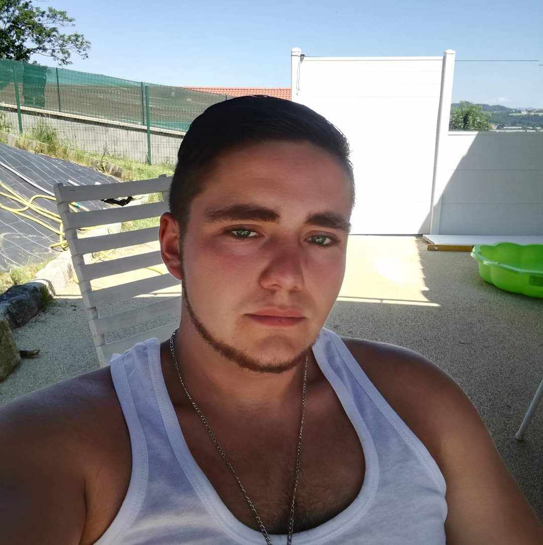 Cham - Gay in Prislich Profil von Cham, 34 Jahre, Gay in Prislich (Mecklenburg-Vorpommern)