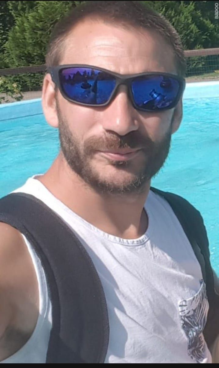 Parfait - Gay in Benitz Profil von Parfait, 28 Jahre, Gay in Benitz (Mecklenburg-Vorpommern)