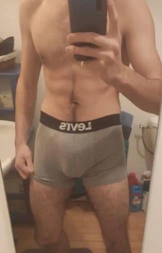 Profil von Athys, 41 Jahre, Gay in Walow (Mecklenburg-Vorpommern)