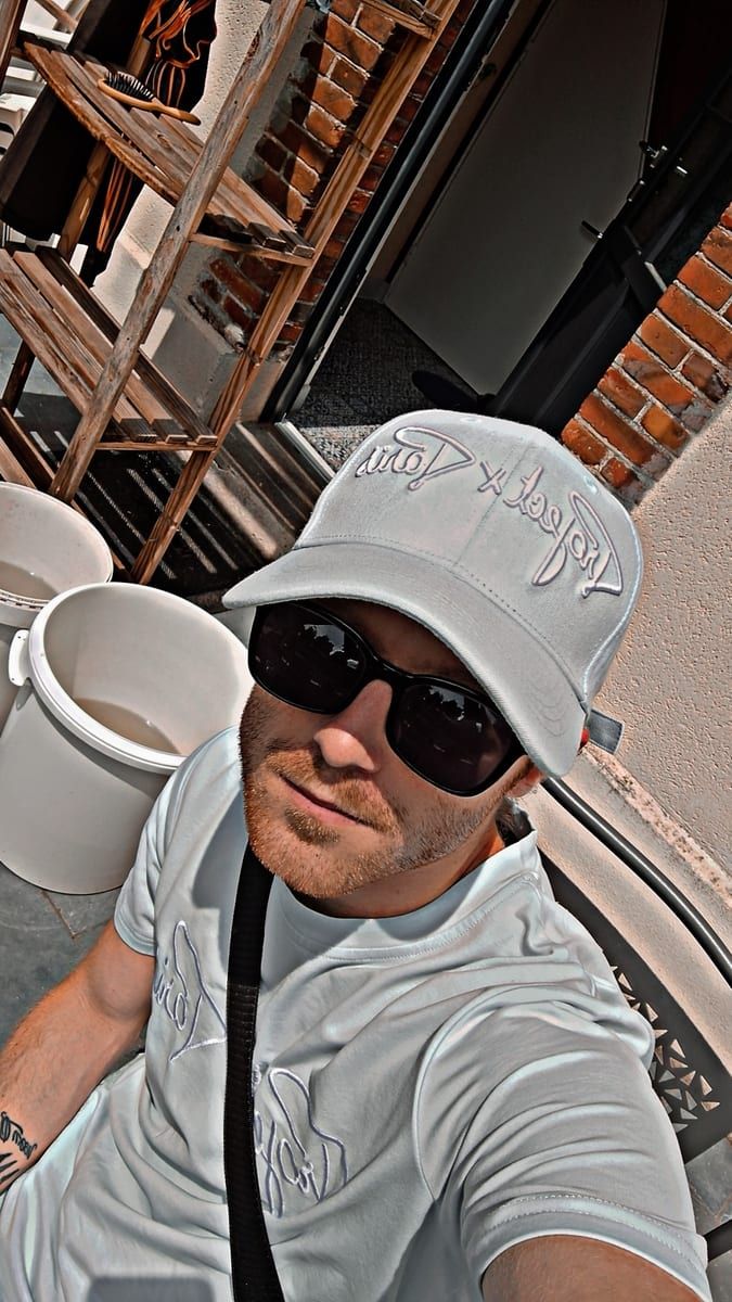 Profil von Mladen, 31 Jahre, Gay in Dersenow (Mecklenburg-Vorpommern)