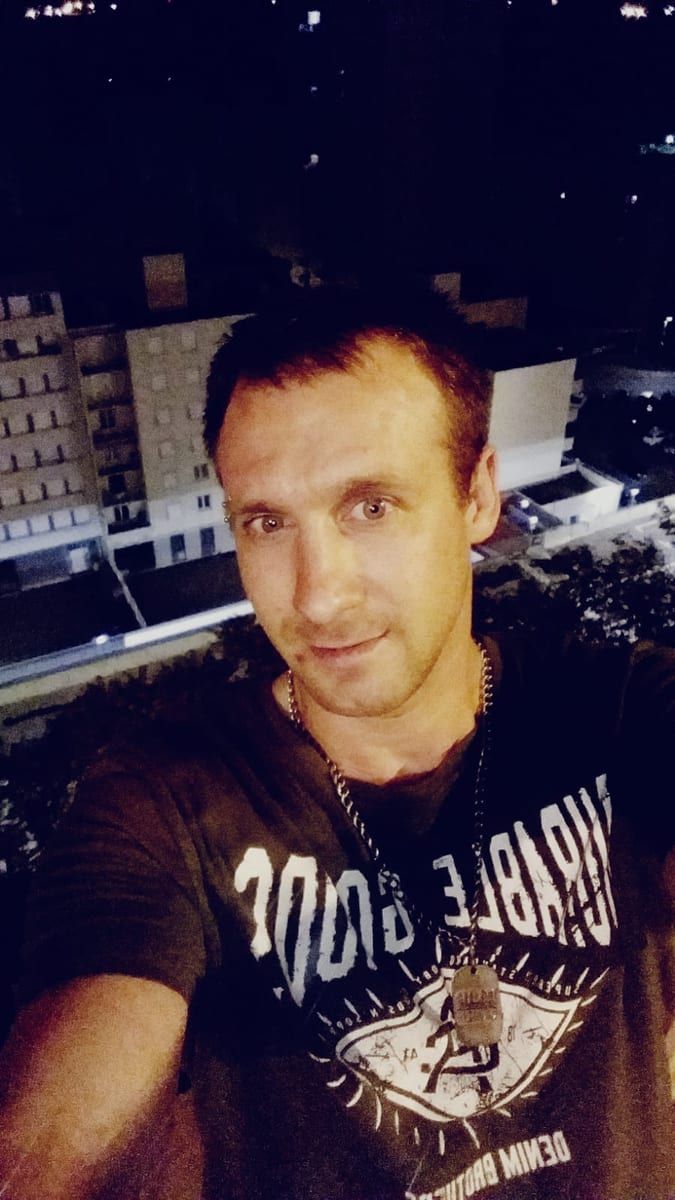Hachemi - Gay in Behrenhoff Profil von Hachemi, 38 Jahre, Gay in Behrenhoff (Mecklenburg-Vorpommern)