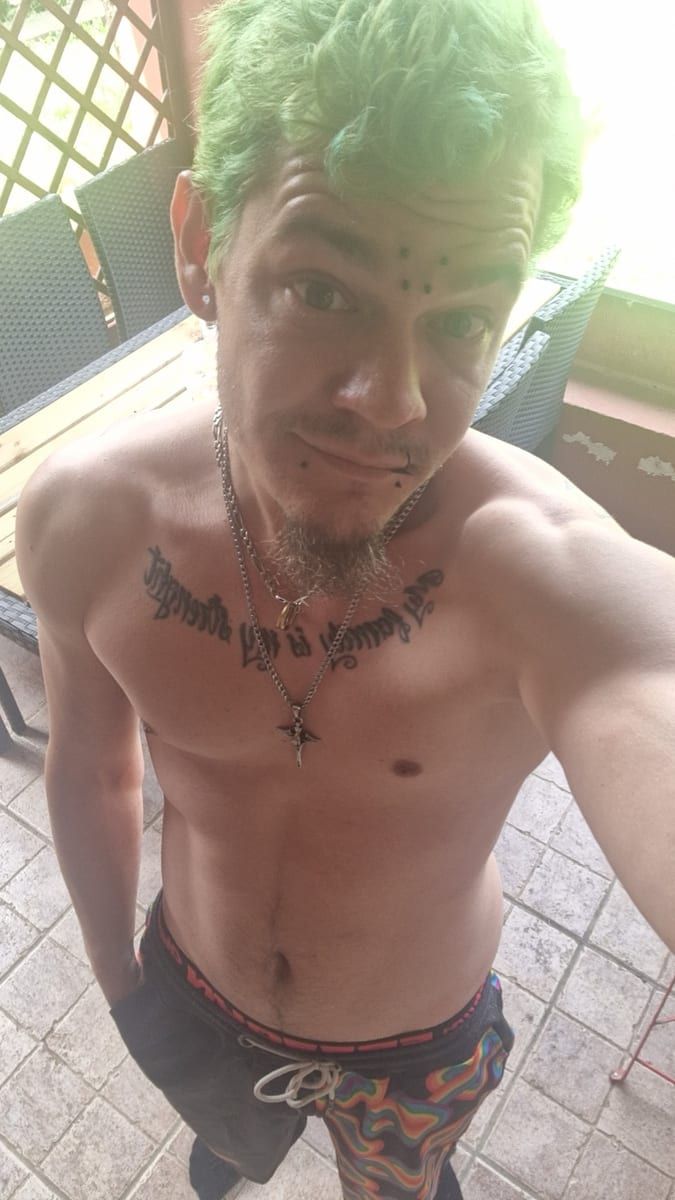 Johnny - Gay in Murchin Profil von Johnny, 30 Jahre, Gay in Murchin (Mecklenburg-Vorpommern)