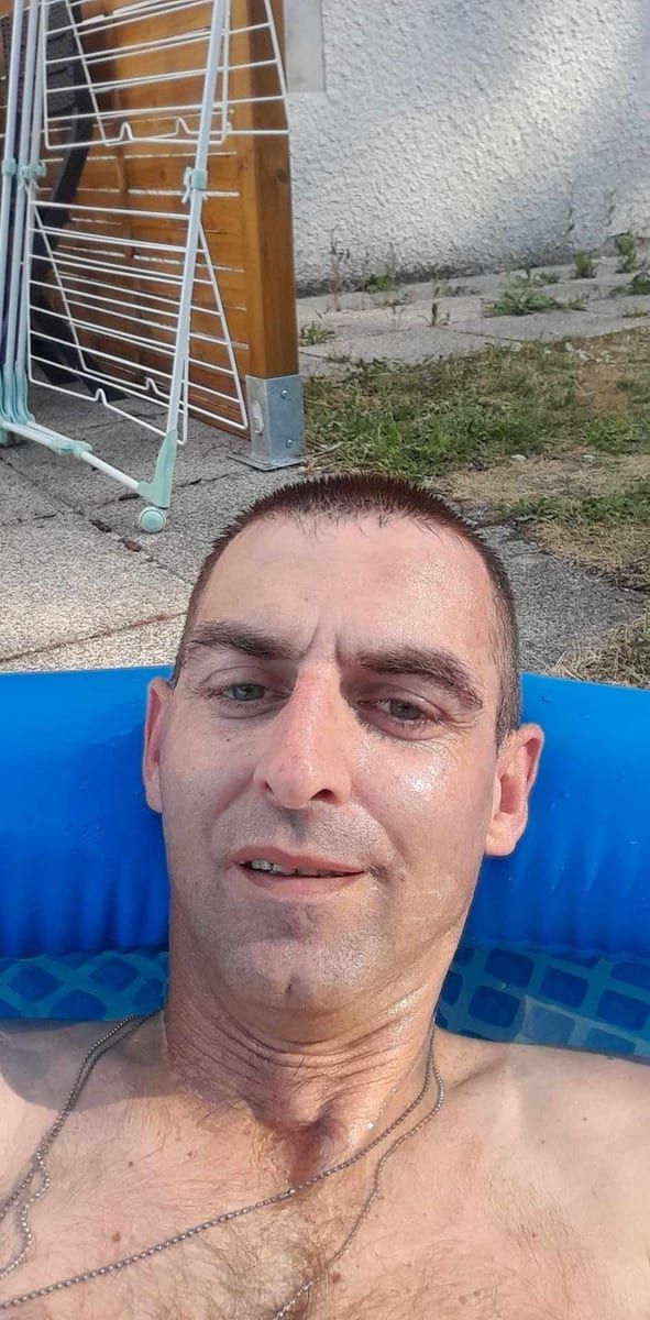 Haci - Gay in Grambin Profil von Haci, 45 Jahre, Gay in Grambin (Mecklenburg-Vorpommern)