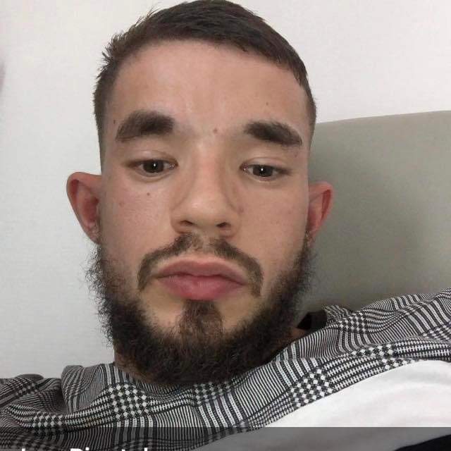 Profil von Ladji, 23 Jahre, Gay in Iven (Mecklenburg-Vorpommern)