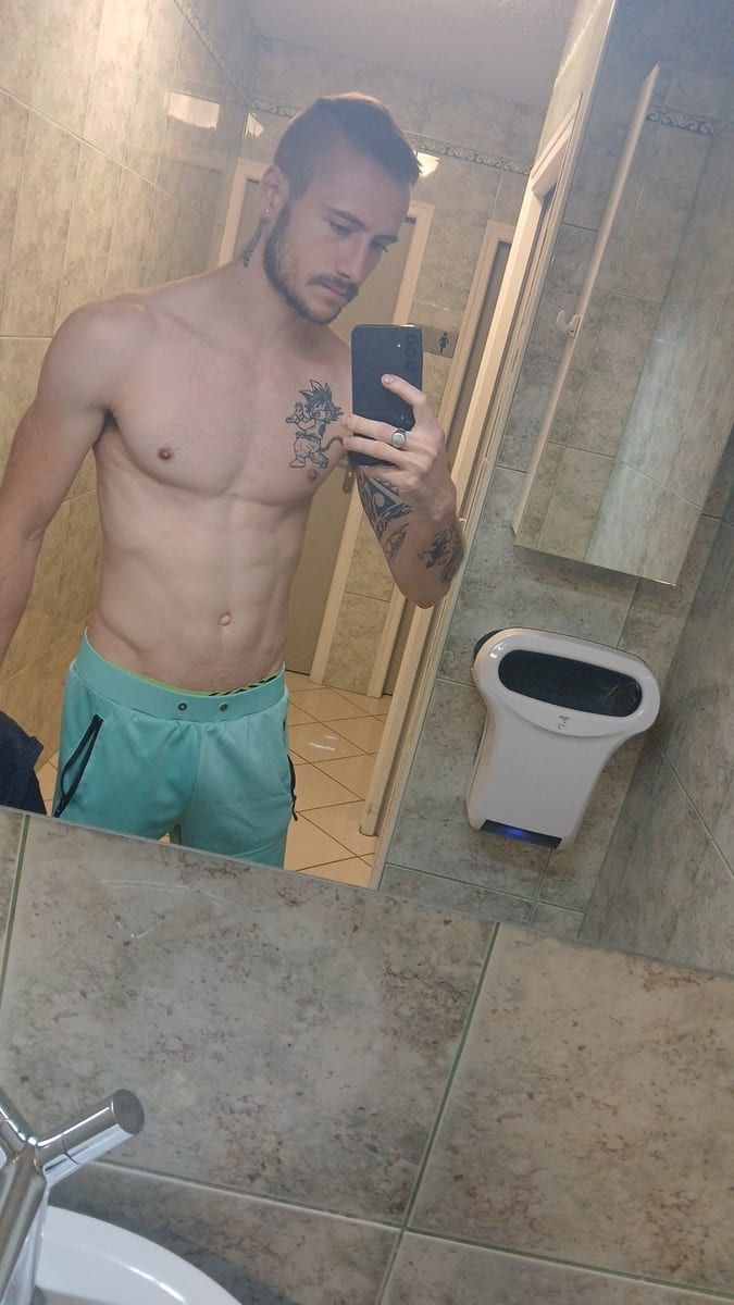 Ethane - Gay in Crivitz Profil von Ethane, 28 Jahre, Gay in Crivitz (Mecklenburg-Vorpommern)